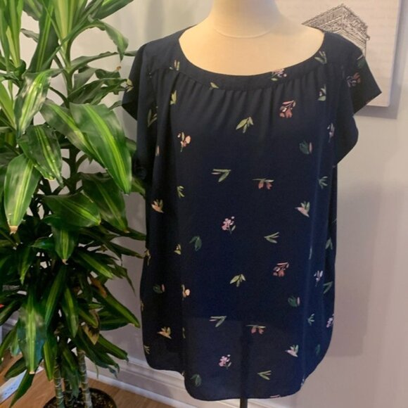 Reitmans Floral Short Sleeve Blouse - Picture 1 of 9